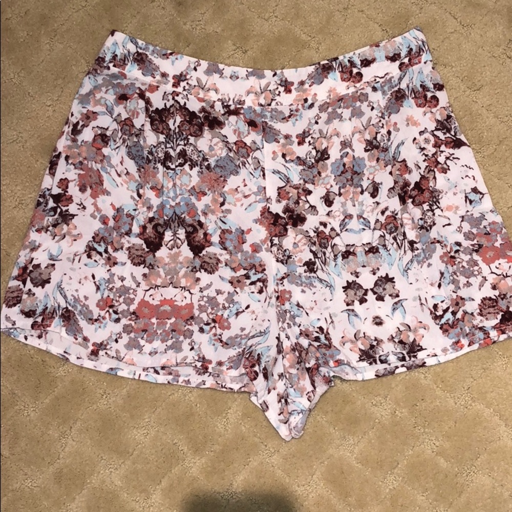 EUC Nordstrom High Quality Flowy Short